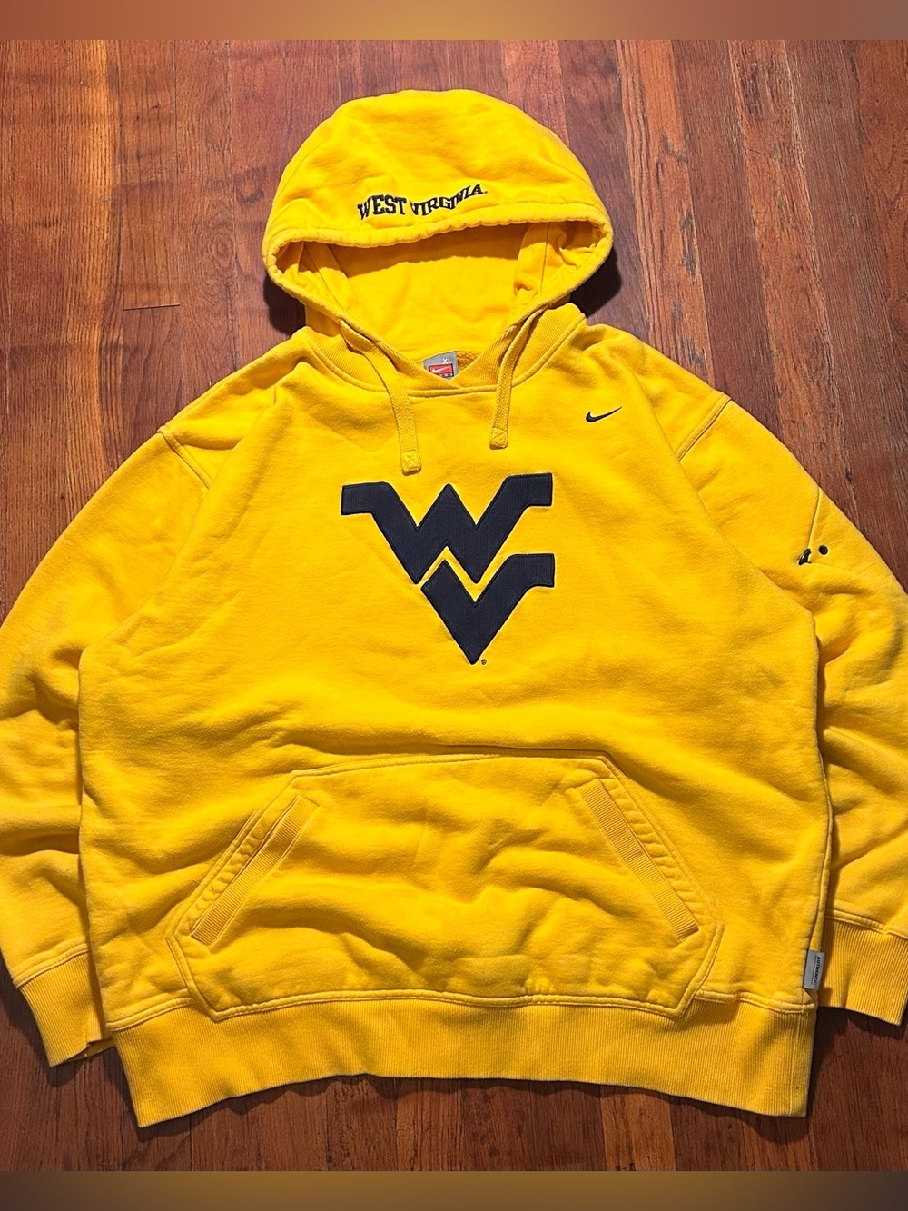 Vintage West Virginia University WVU Nike Yellow Pullover Hoodie Sweatshirt XL